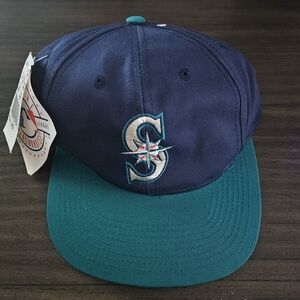 NWT Vintage Logo 7 Seattle Mariners Hat